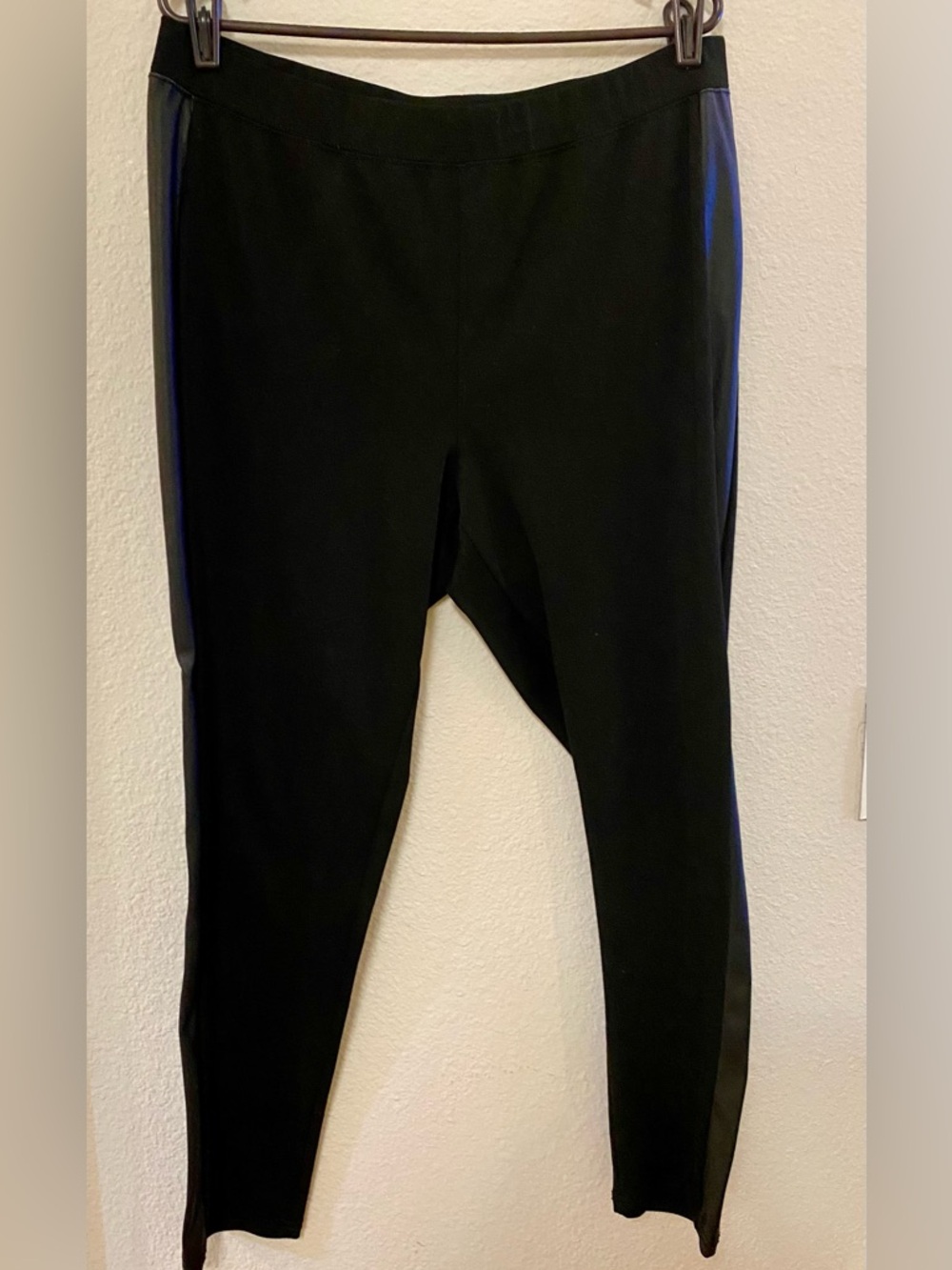 3/$12 - Soundstyle Black Leggings with Faux Leather Stripe - Size XL